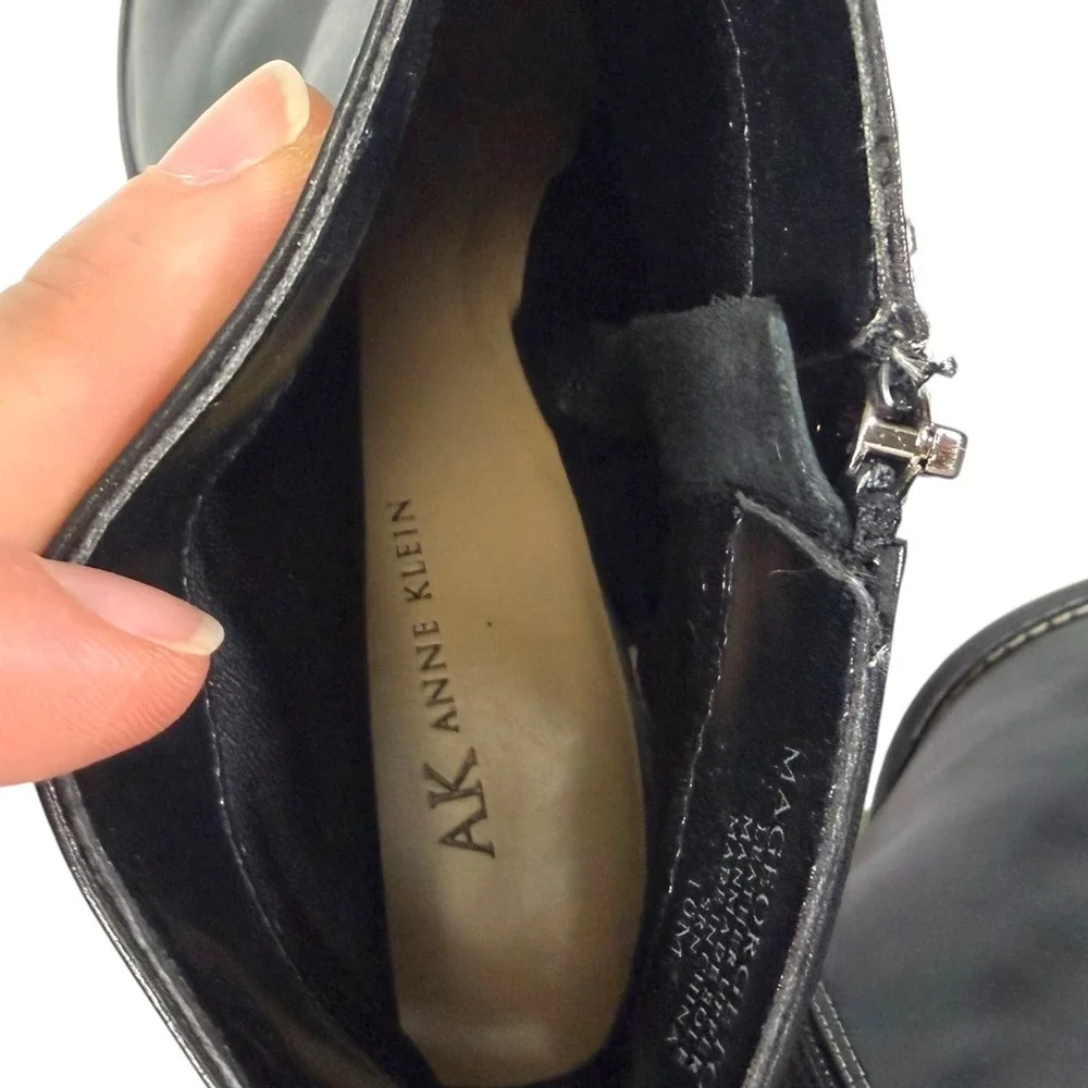 AK Anne Klein 10M Black Leather Ankle Boots Pointed Toe Heel Officecore Chic